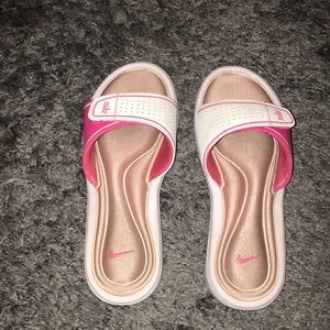 nike sandals